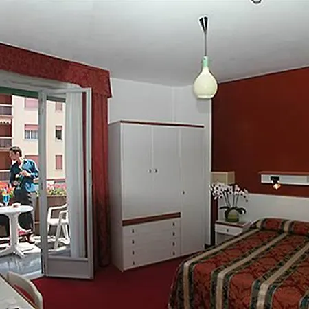 Hotel American 3*